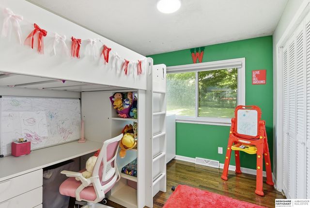 725 N Beadle Street, Papillion, NE 68046