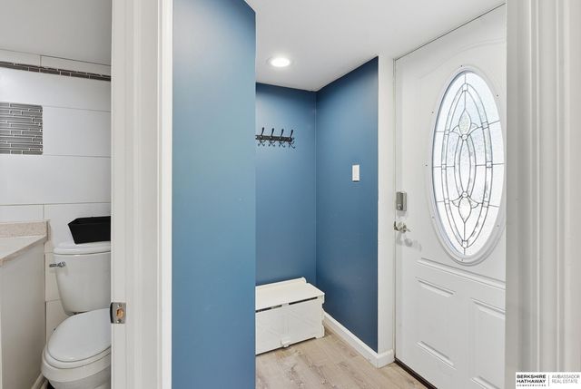 725 N Beadle Street, Papillion, NE 68046