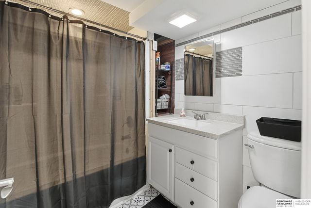725 N Beadle Street, Papillion, NE 68046