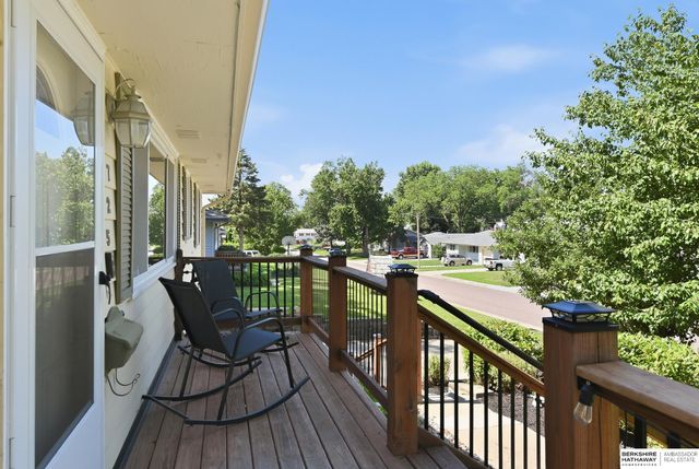 725 N Beadle Street, Papillion, NE 68046