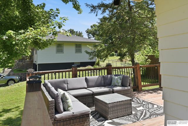 725 N Beadle Street, Papillion, NE 68046