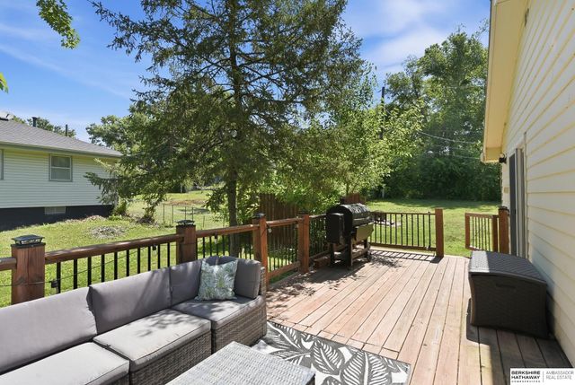 725 N Beadle Street, Papillion, NE 68046