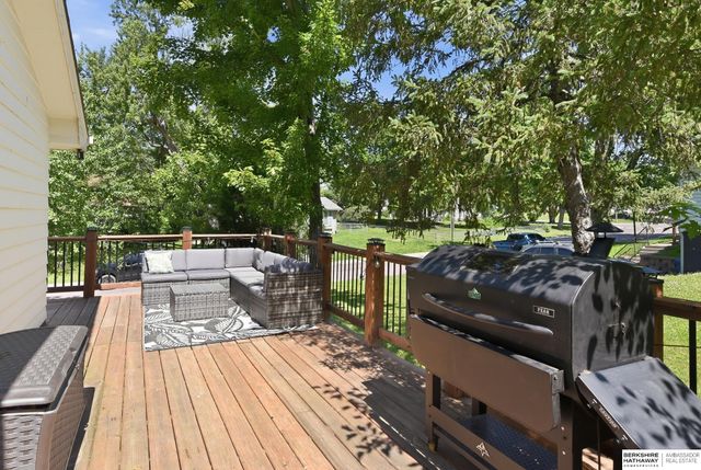 725 N Beadle Street, Papillion, NE 68046