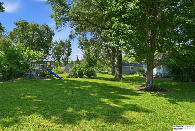725 N Beadle Street, Papillion, NE 68046