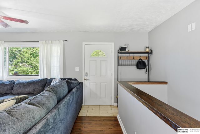 725 N Beadle Street, Papillion, NE 68046