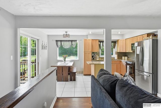 725 N Beadle Street, Papillion, NE 68046
