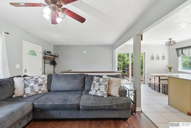 725 N Beadle Street, Papillion, NE 68046