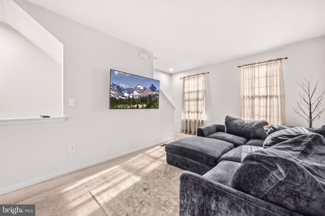 704 RIVER CREST WAY, Fredericksburg, VA 22405