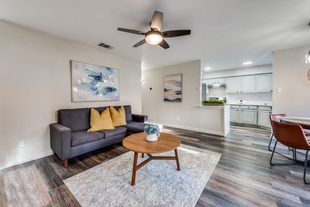 2100 Rainbow Drive 4111, Arlington, TX 76011