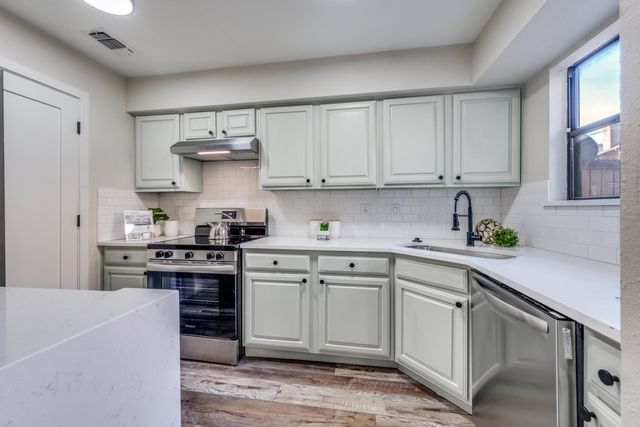 2100 Rainbow Drive 4111, Arlington, TX 76011
