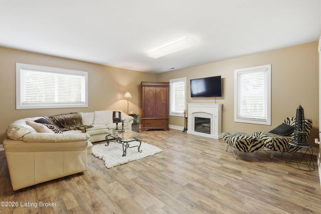 10500 Dove Tree Ct, Prospect, KY 40059