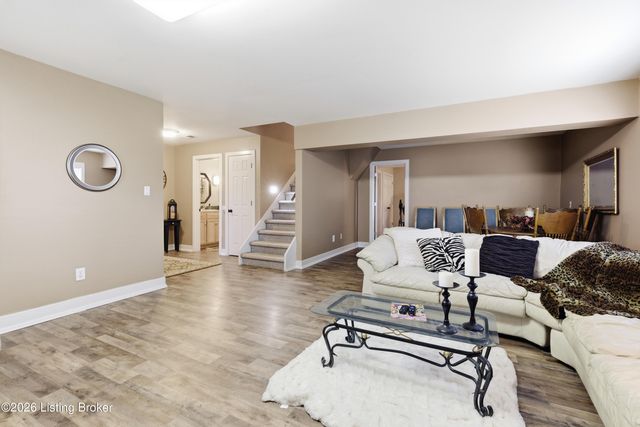 10500 Dove Tree Ct, Prospect, KY 40059