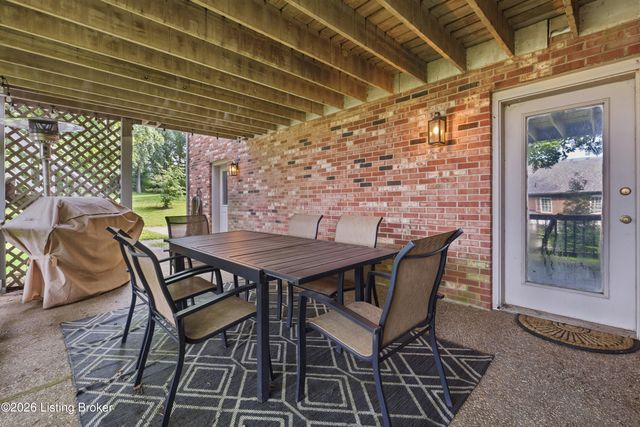 10500 Dove Tree Ct, Prospect, KY 40059