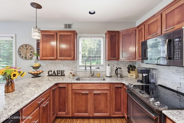 10500 Dove Tree Ct, Prospect, KY 40059
