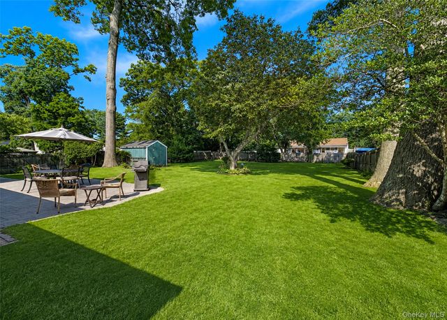 47 March Court, Selden, NY 11784