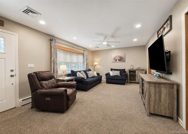 47 March Court, Selden, NY 11784