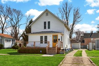 104 E Locust Street, Three Oaks Vllg, MI 49128
