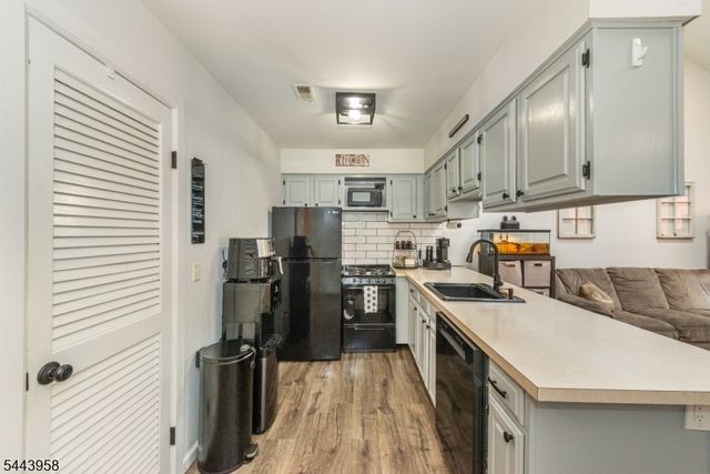 2 Steamboat Dr, Vernon Twp., NJ 07462