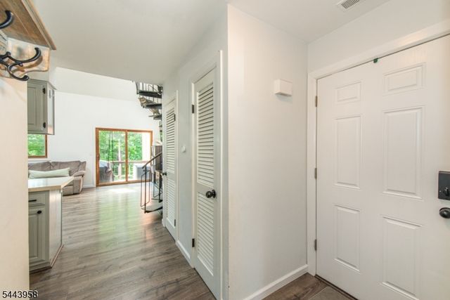 2 Steamboat Dr, Vernon Twp., NJ 07462