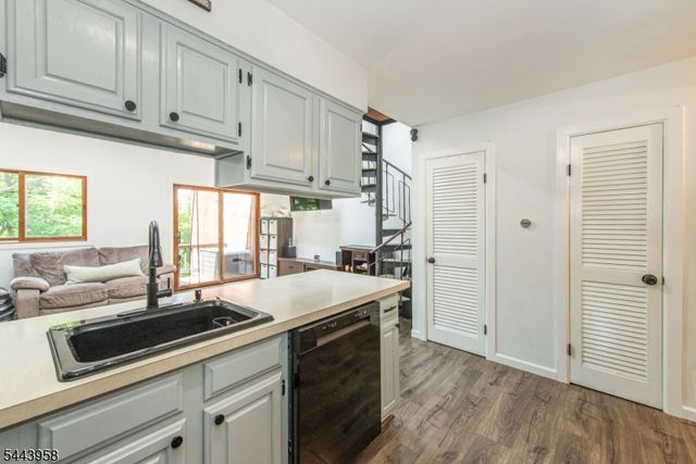 2 Steamboat Dr, Vernon Twp., NJ 07462