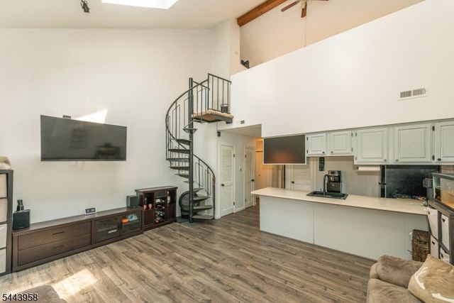 2 Steamboat Dr, Vernon Twp., NJ 07462