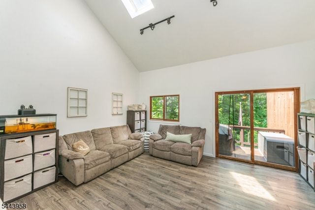 2 Steamboat Dr, Vernon Twp., NJ 07462