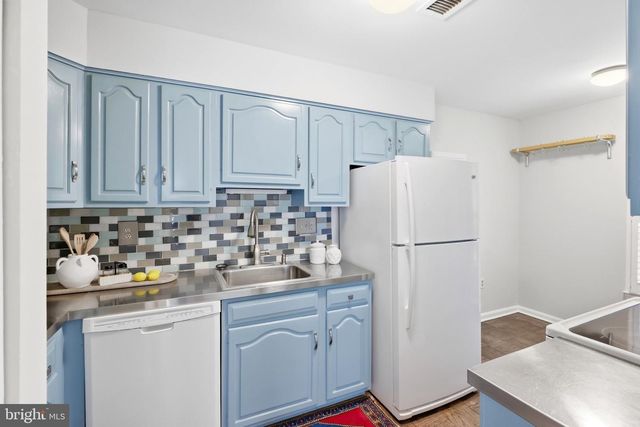 1011 N PITT ST, Alexandria, VA 22314