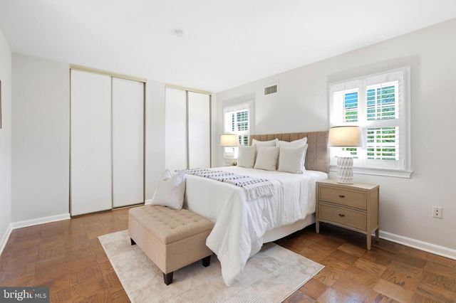 1011 N PITT ST, Alexandria, VA 22314