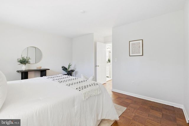 1011 N PITT ST, Alexandria, VA 22314