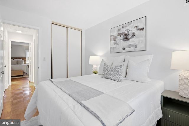 1011 N PITT ST, Alexandria, VA 22314