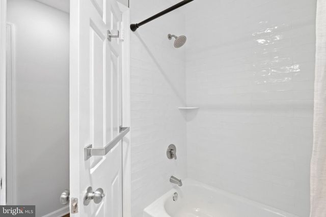 1011 N PITT ST, Alexandria, VA 22314