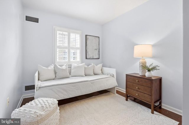 1011 N PITT ST, Alexandria, VA 22314