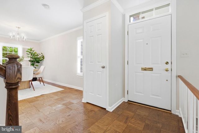 1011 N PITT ST, Alexandria, VA 22314