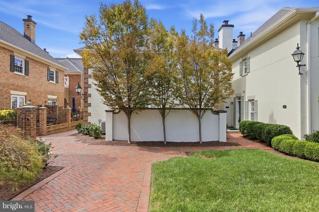 1011 N PITT ST, Alexandria, VA 22314