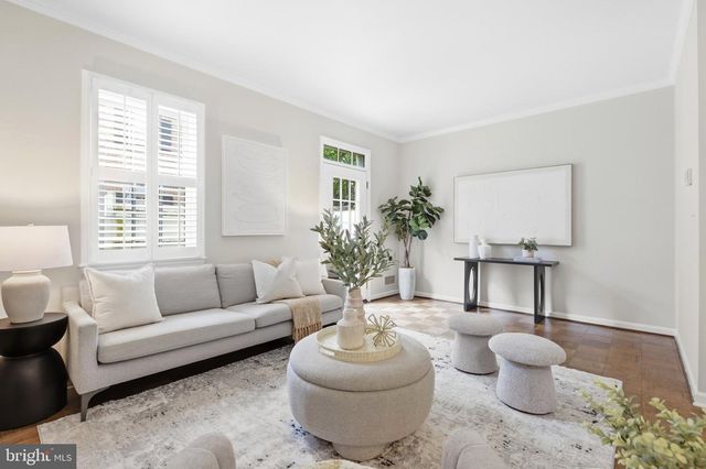 1011 N PITT ST, Alexandria, VA 22314
