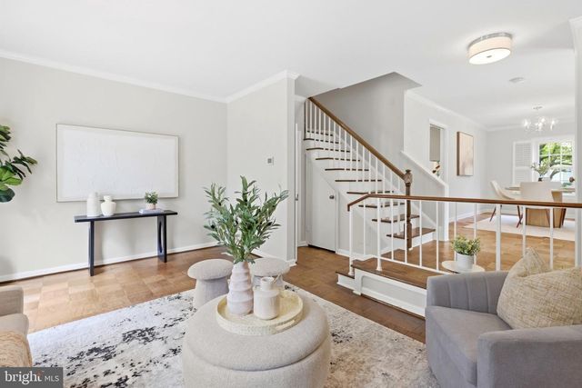 1011 N PITT ST, Alexandria, VA 22314