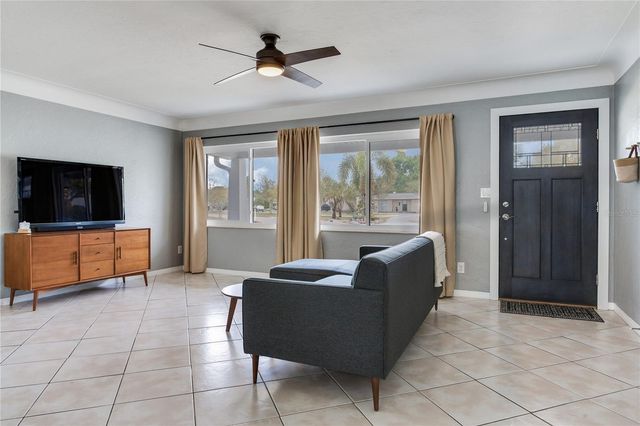 6688 30 AVENUE N, St Petersburg, FL 33710