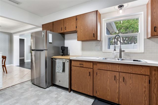 6688 30 AVENUE N, St Petersburg, FL 33710