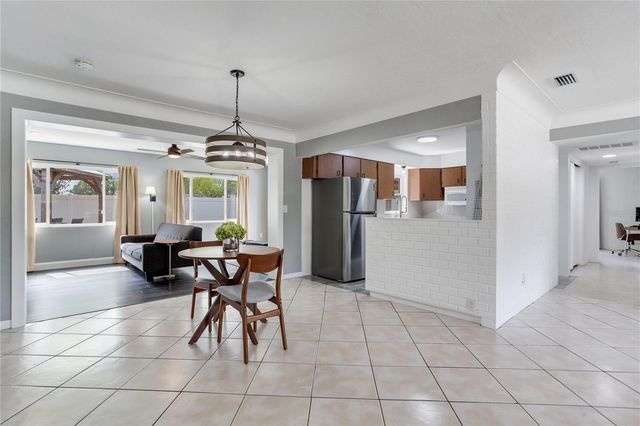 6688 30 AVENUE N, St Petersburg, FL 33710