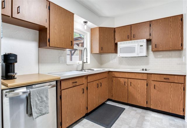 6688 30 AVENUE N, St Petersburg, FL 33710