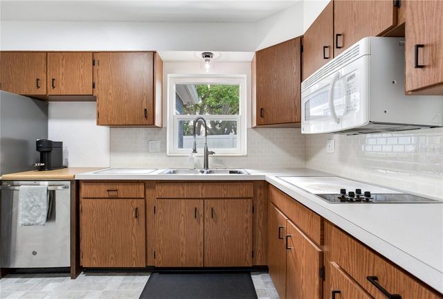 6688 30 AVENUE N, St Petersburg, FL 33710