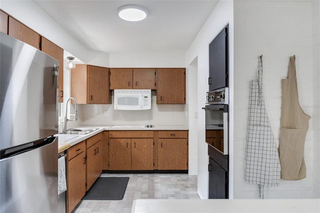 6688 30 AVENUE N, St Petersburg, FL 33710