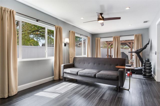 6688 30 AVENUE N, St Petersburg, FL 33710