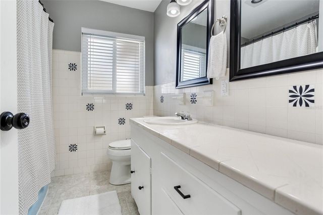 6688 30 AVENUE N, St Petersburg, FL 33710