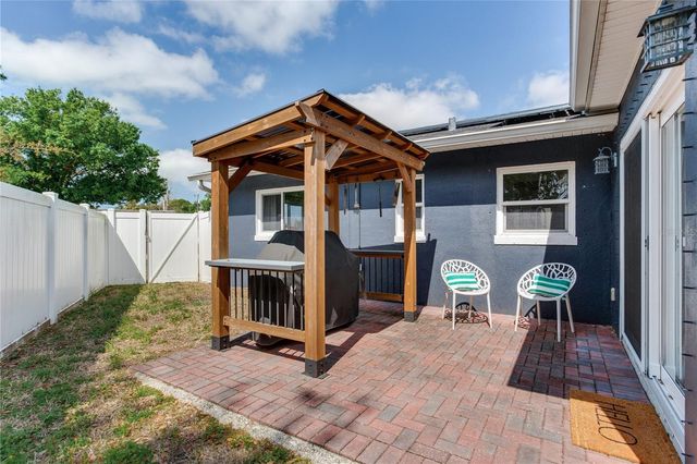 6688 30 AVENUE N, St Petersburg, FL 33710