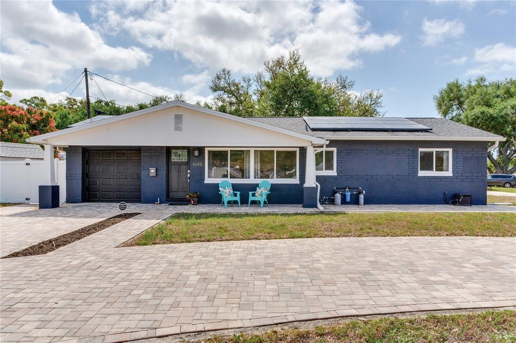 6688 30 AVENUE N, St Petersburg, FL 33710