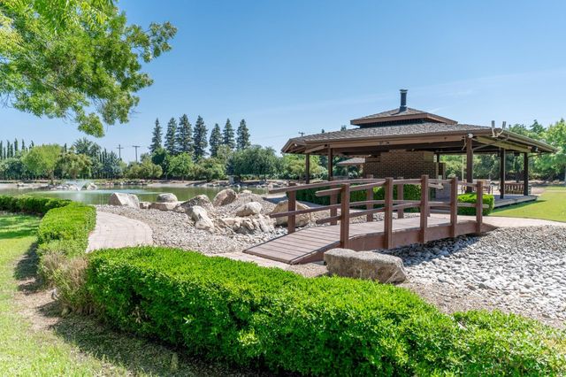 13715 E Nebraska, Kingsburg, CA 93631