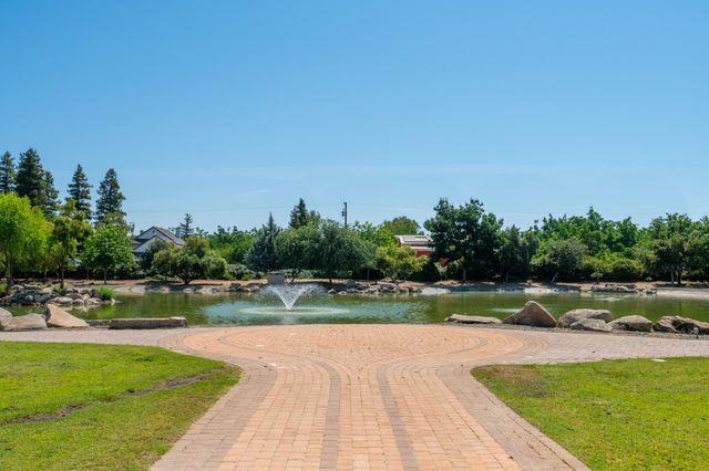 13715 E Nebraska, Kingsburg, CA 93631