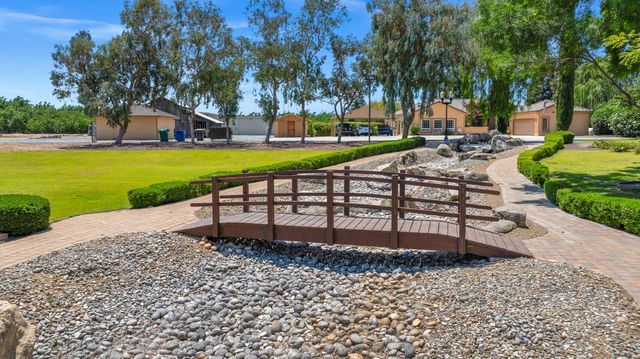 13715 E Nebraska, Kingsburg, CA 93631