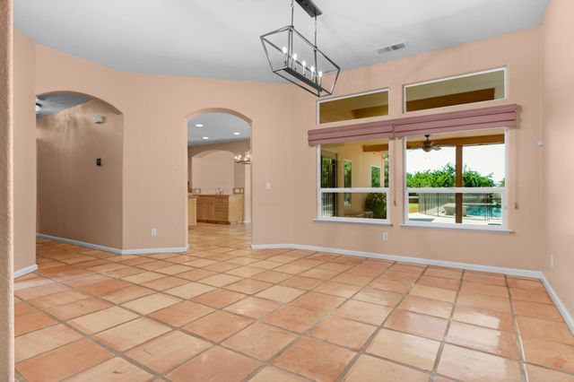 13715 E Nebraska, Kingsburg, CA 93631